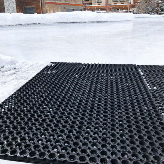 Honeycomb Rubber Ring Matting In Snow