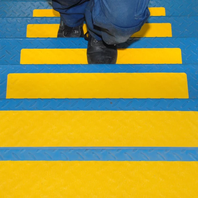 RC3406 Yellow Conformable Grip Tape Installed on Metal Steps